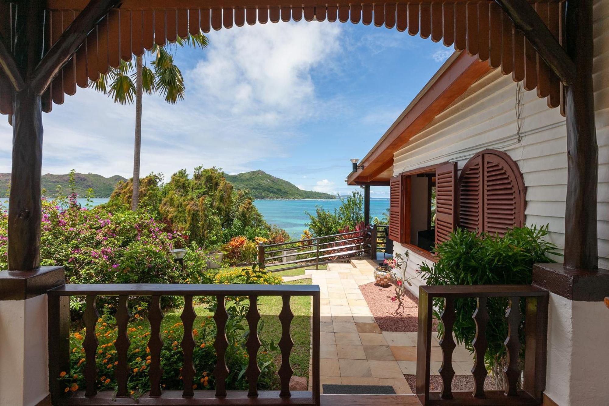 Chalets Cote Mer Baie Sainte Anne Exterior photo